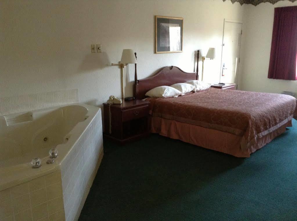 Hotel Surestay By Western Downtown Helen